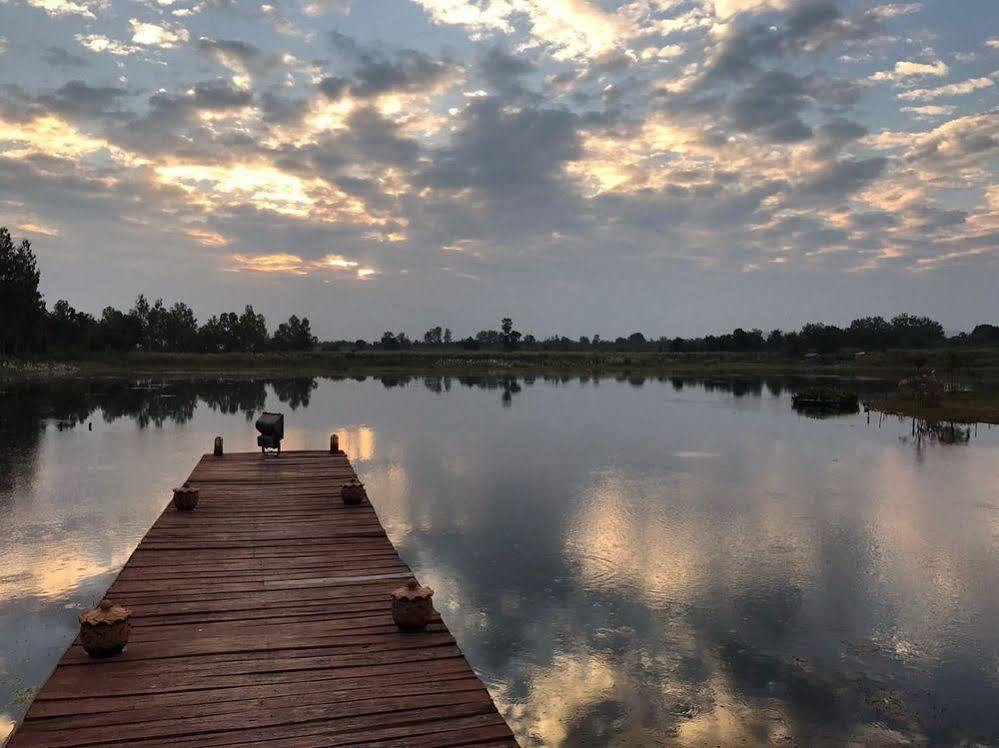 Golden Lake View Boutique Resort Kancsanaburi Kültér fotó